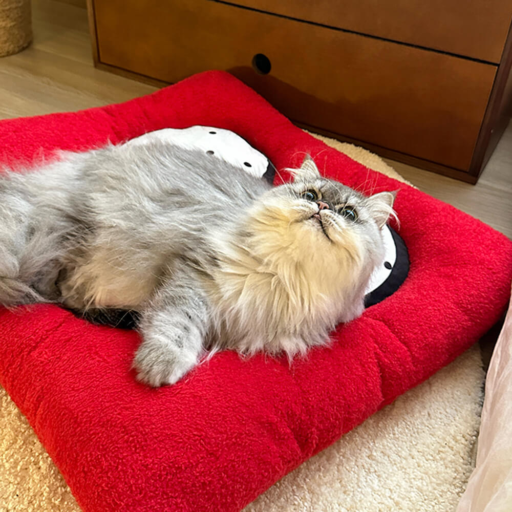 Striped Heart-Shaped Cosy Comfort Dog & Cat Mat