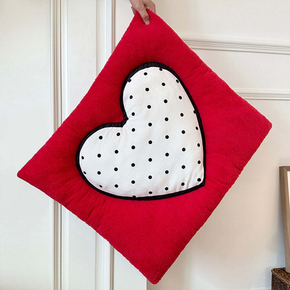 Striped Heart-Shaped Cosy Comfort Dog & Cat Mat