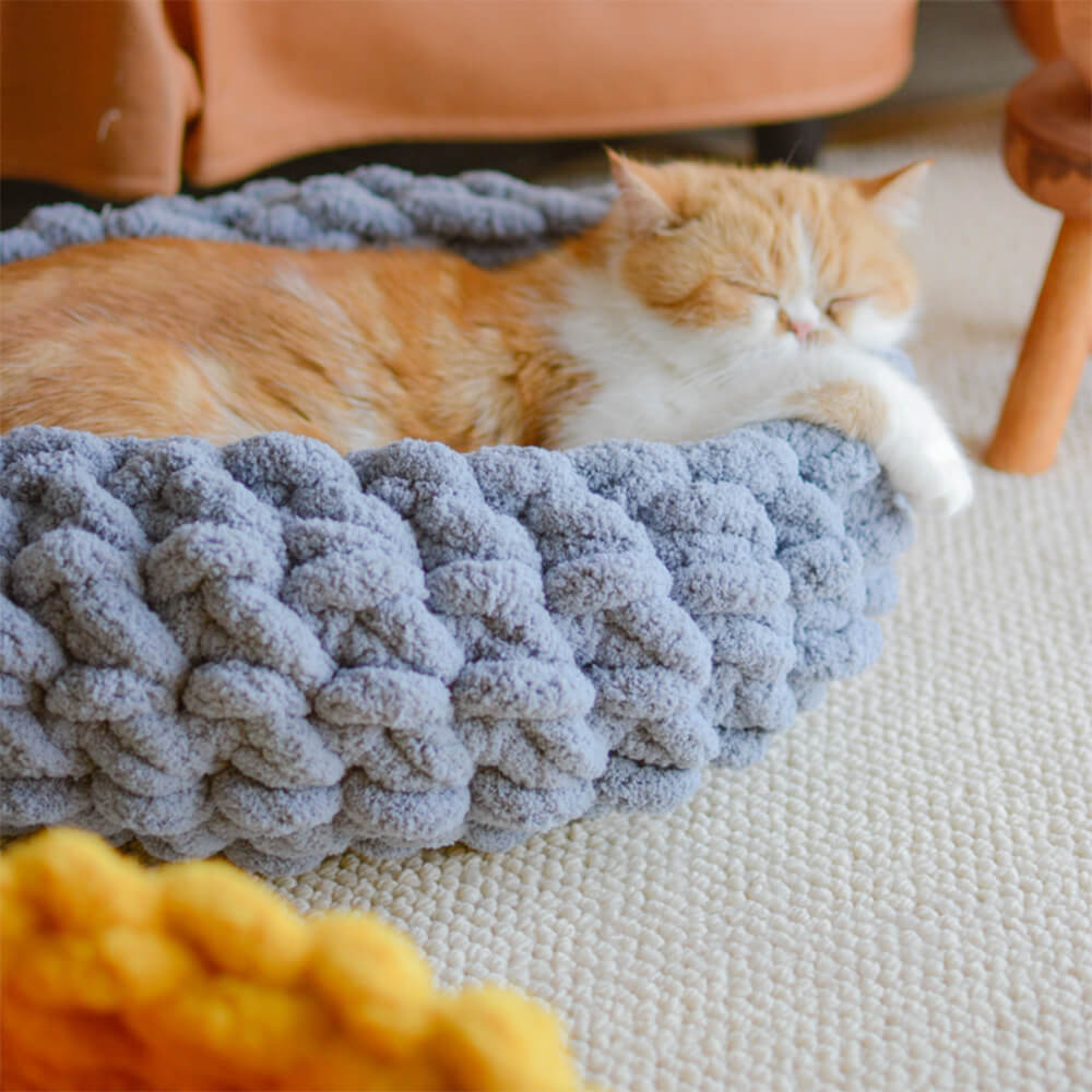 Chunky Handwoven Cosy Breathable Round Cat Nest Bed