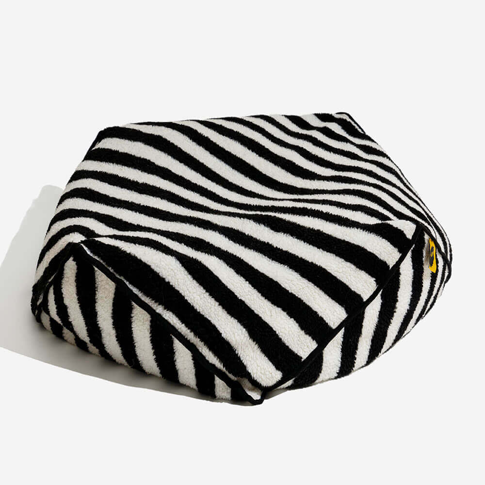 Trendy Striped Pattern Polygonal Pet Bean Bag Chair