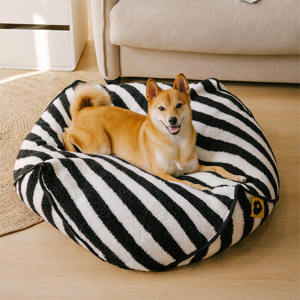 Trendy Striped Pattern Polygonal Pet Bean Bag Chair