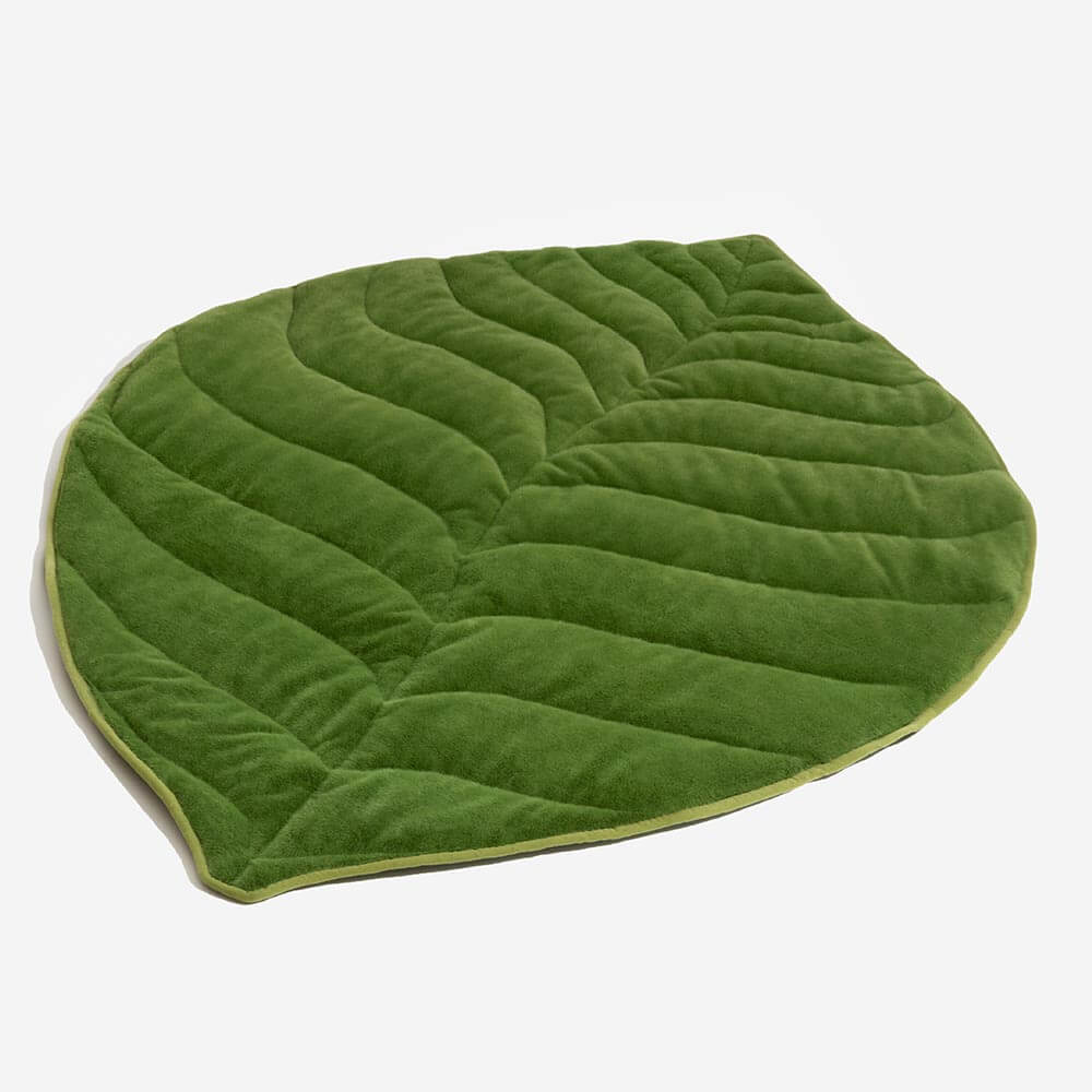 Plush Leaf-Shaped Washable Dog Mat-The Leaf Collector